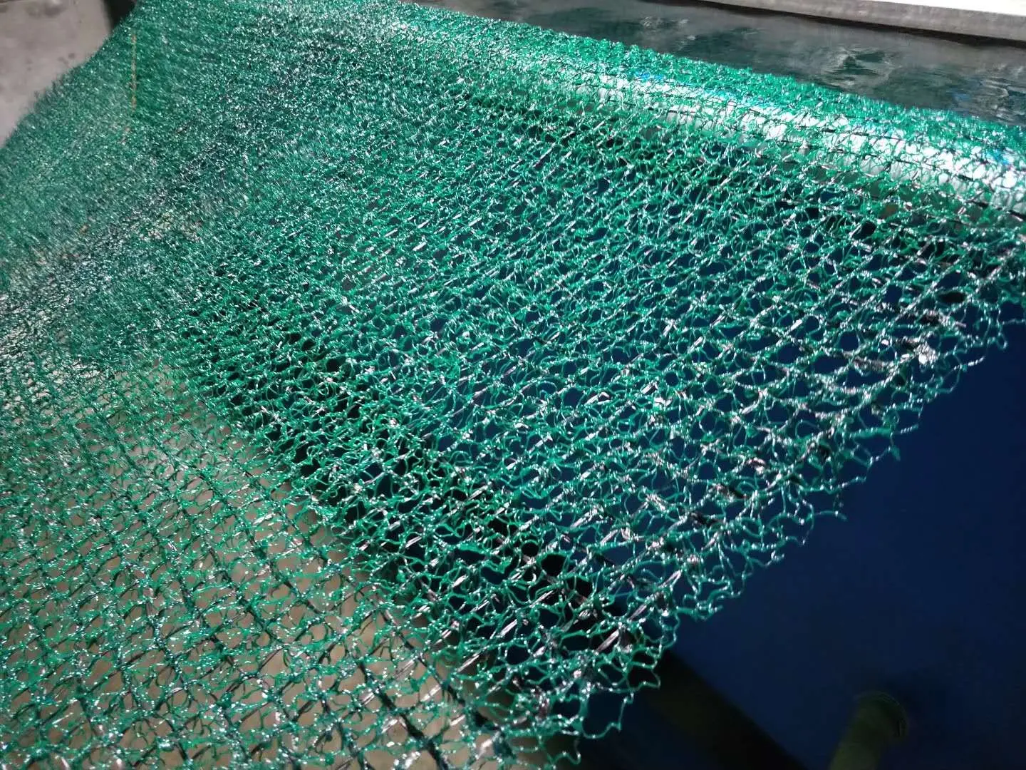 三维土水保护毯软性护坡植物群落安全防护 河堤园林绿化中的生态环境材料创新